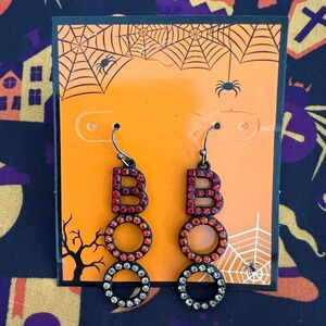 BOO Halloween dangly wire earrings.